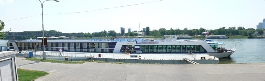 Bratislava Schiff auf der Donau